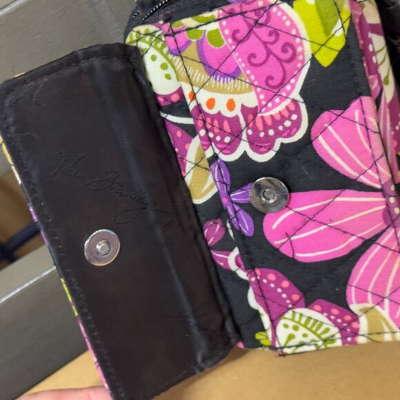 Vera Bradley Pirouette Pink Quilted Floral Wallet Wristlet Like New - Picture 6 of 7